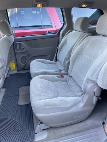 2008 Toyota Sienna CE 8-Passenger