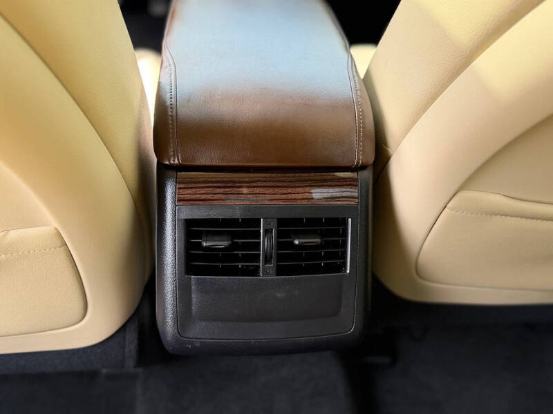 2014 Toyota Avalon XLE