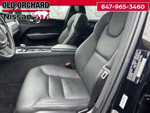 2025 Volvo XC60 B5 Plus Dark Theme