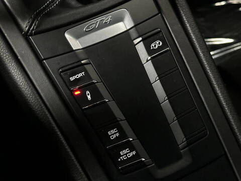 2016 Porsche Cayman GT4