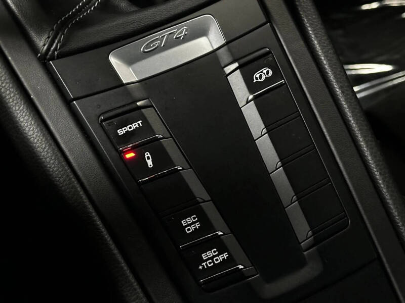 2016 Porsche Cayman GT4