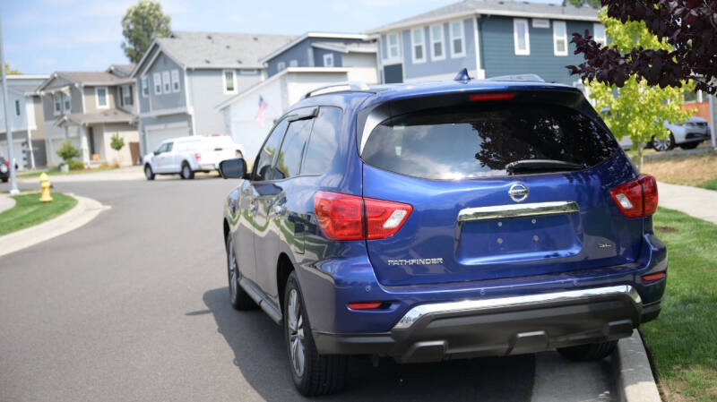 2020 Nissan Pathfinder SL
