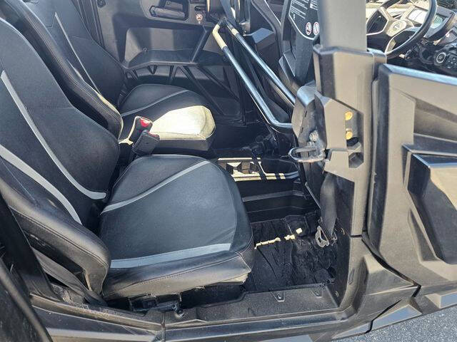 2024 Can-Am Commander Max XT