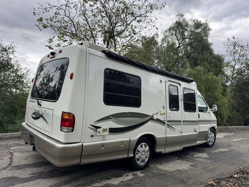 2002 Winnebago Rialta 22QD