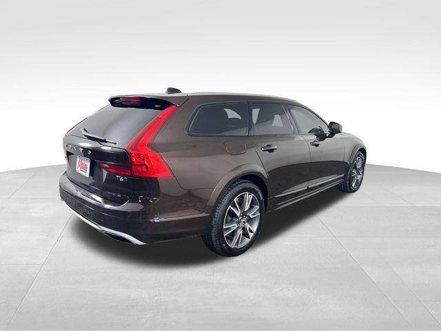 2017 Volvo V90 Cross Country T6