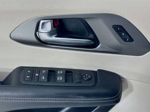 2022 Chrysler Pacifica Hybrid Touring L