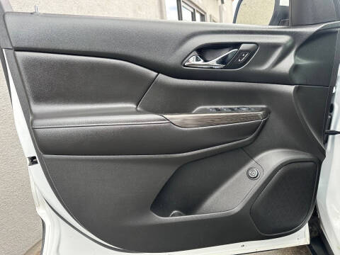 2017 GMC Acadia SLT-1