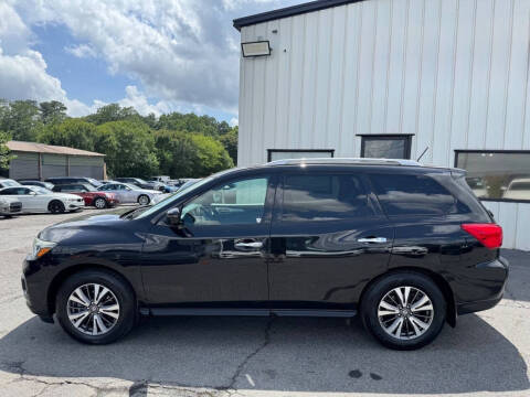 2017 Nissan Pathfinder SV