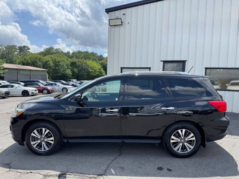 2017 Nissan Pathfinder SV