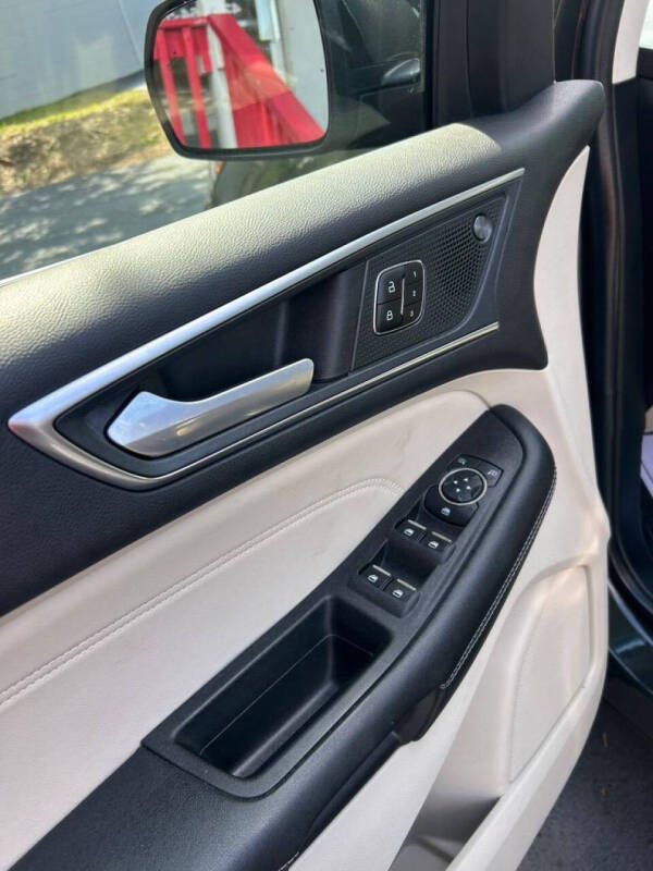 2023 Ford Edge Titanium