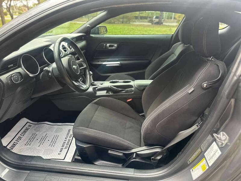 2021 Ford Mustang EcoBoost