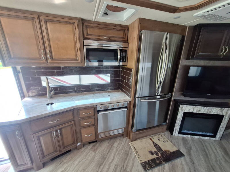 2020 Fleetwood RV Bounder 35K