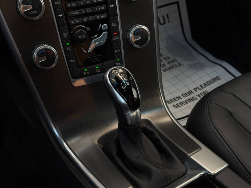 2015 Volvo XC60 T5 Drive-E Premier