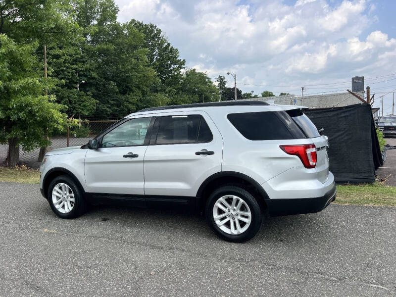 2016 Ford Explorer