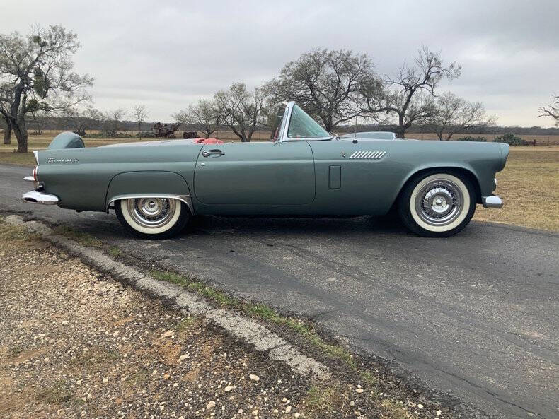 1956 Ford Thunderbird