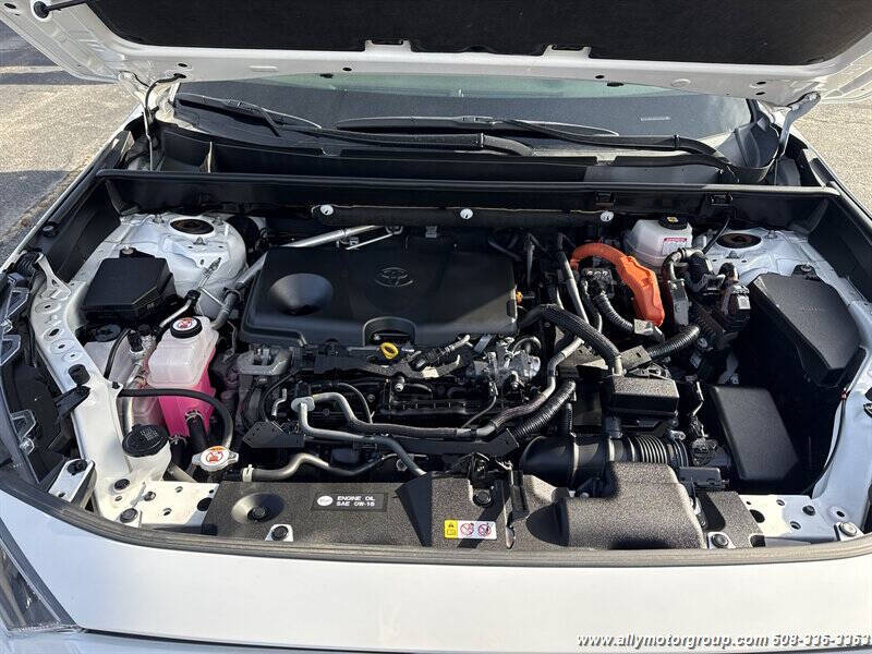 2022 Toyota RAV4 Hybrid LE