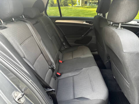 2017 Volkswagen Golf TSI S