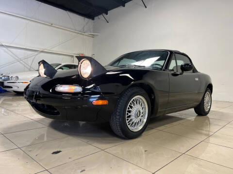 1992 Mazda MX-5 Miata for sale at ROADSTERS AUTO in Houston TX