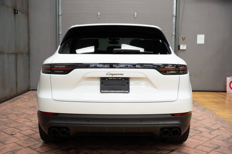 2022 Porsche Cayenne Platinum Edition