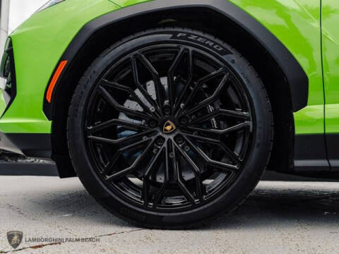 2025 Lamborghini Urus SE