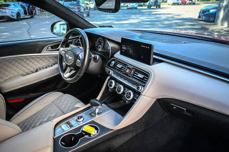 2023 Genesis G70