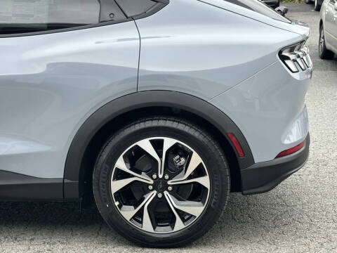 2025 Ford Mustang Mach-E Select