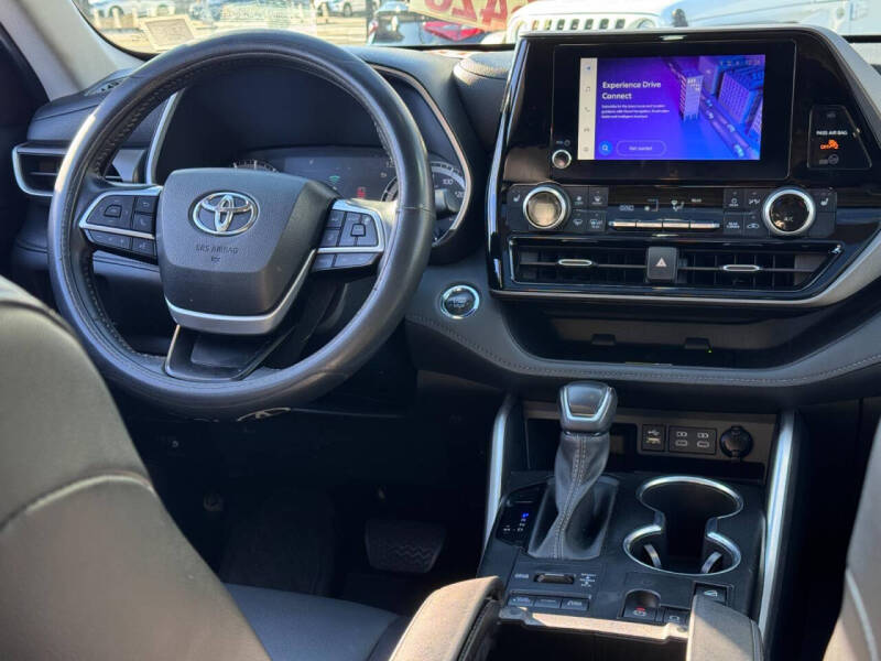 2023 Toyota Highlander XLE