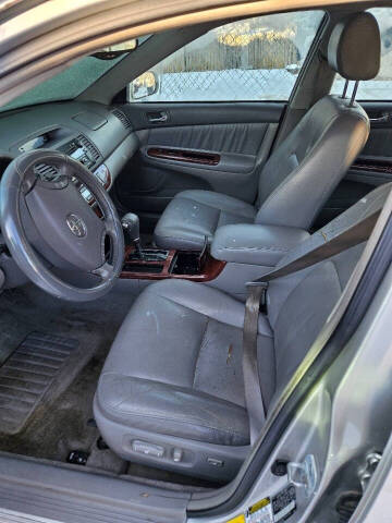 2005 Toyota Camry LE V6