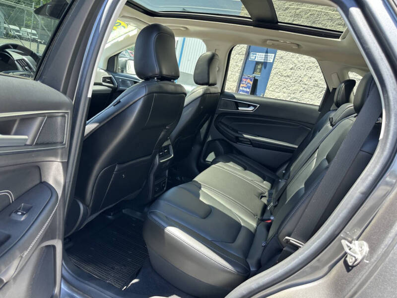 2021 Ford Edge Titanium
