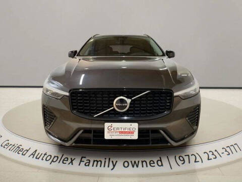 2025 Volvo XC60 B5 Core Dark Theme