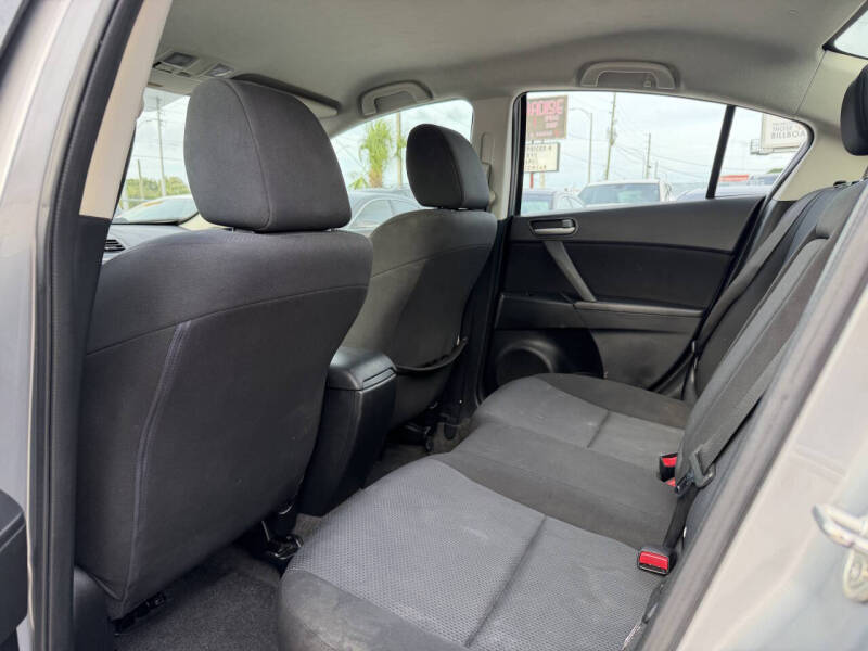 2011 Mazda MAZDA3 i Touring