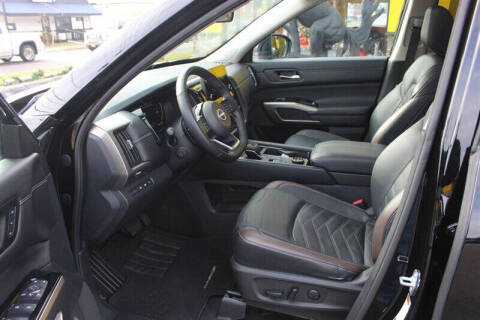 2023 Nissan Pathfinder Platinum