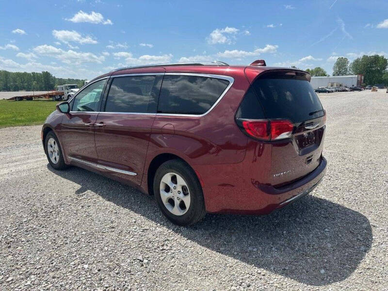 2017 Chrysler Pacifica Touring-L Plus