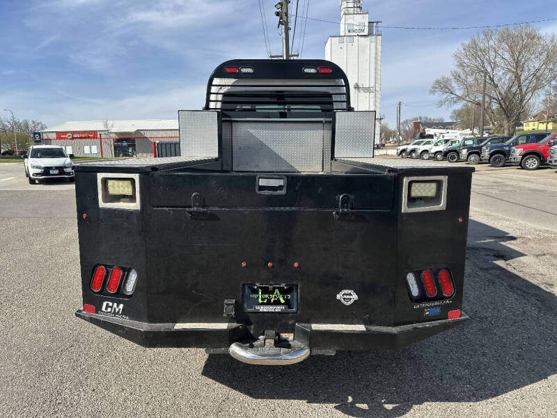2017 Freightliner M2 106