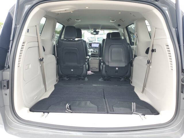2022 Chrysler Pacifica Hybrid Touring L
