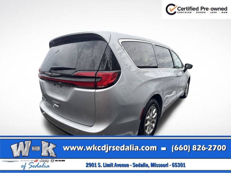 2024 Chrysler Pacifica Touring L