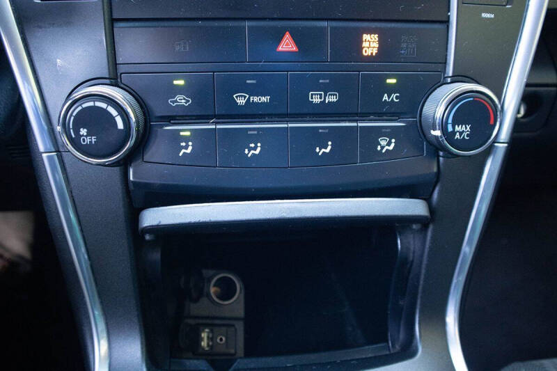 2017 Toyota Camry LE