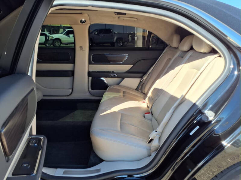 2019 Lincoln Continental Select