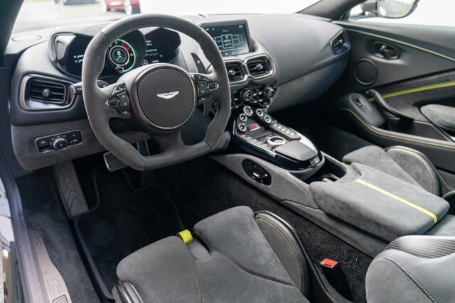 2023 Aston Martin Vantage 3