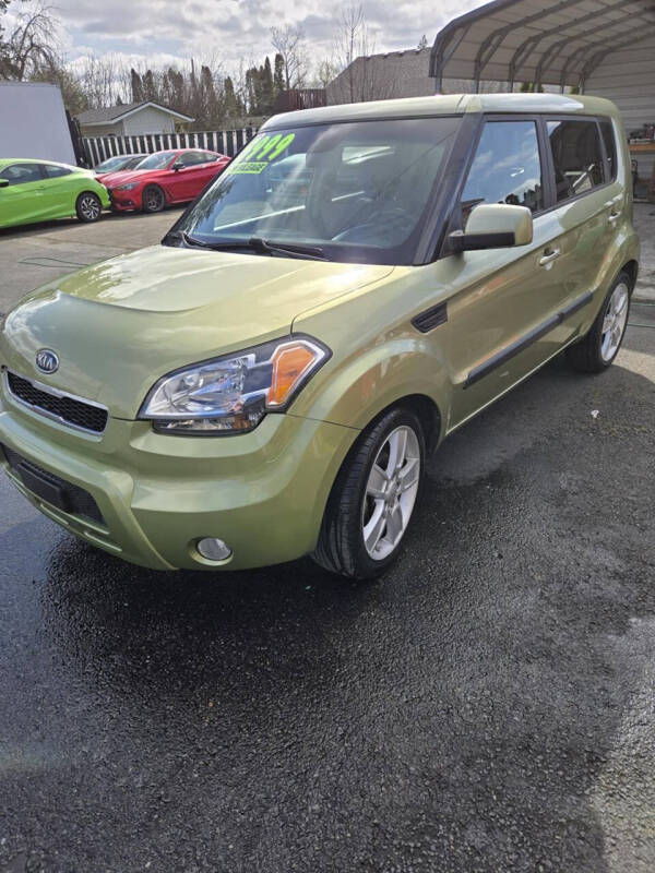 2011 Kia Soul +