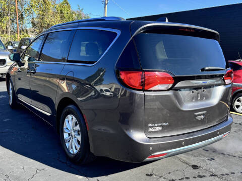 2018 Chrysler Pacifica Touring L