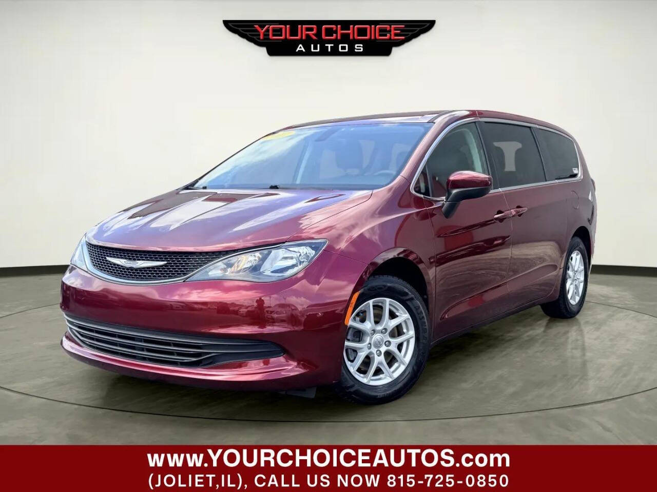 2017 Chrysler Pacifica Touring's photo