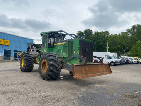 2017 John Deere 748L