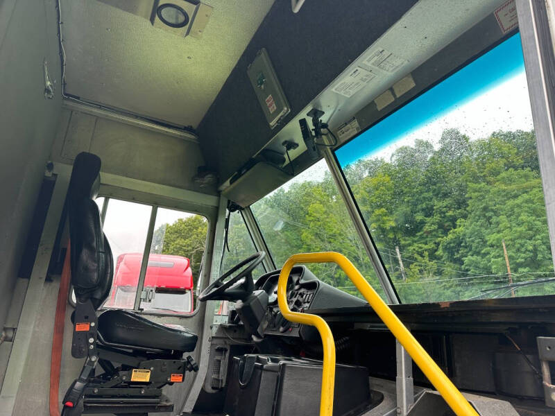 2017 Freightliner MT45 Chassis