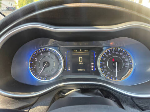 2017 Chrysler 200 LX