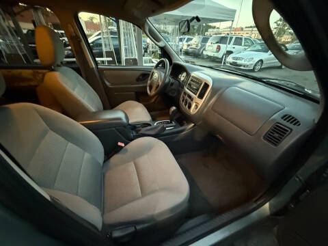 2005 Ford Escape XLT