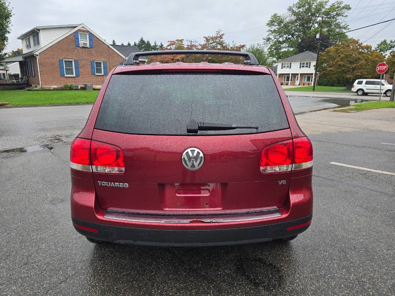 2004 Volkswagen Touareg for sale at QUEENSGATE AUTO SALES in York, PA