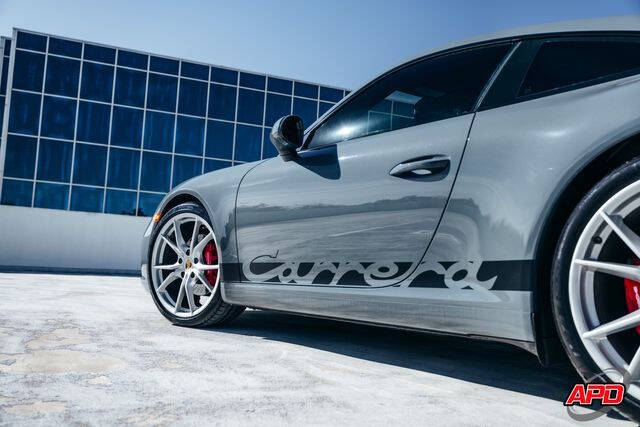 2017 Porsche 911 Carrera