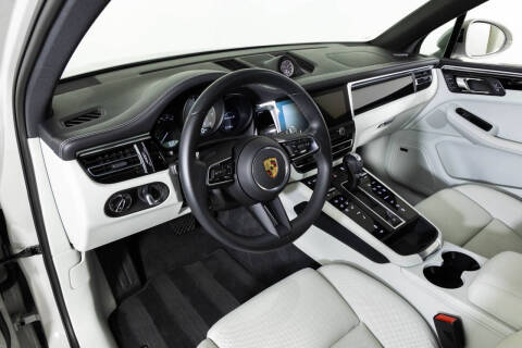 2022 Porsche Macan S