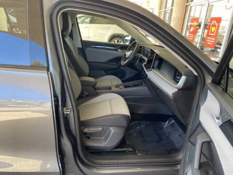 2025 Volkswagen Tiguan SE 4Motion